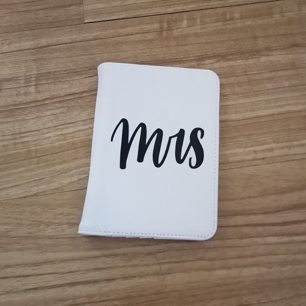 Pretty Me "Mrs."Passport Wallet For Bride White With Script Black